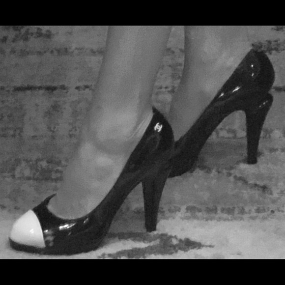 Chanel Heels - Picture 5 of 6